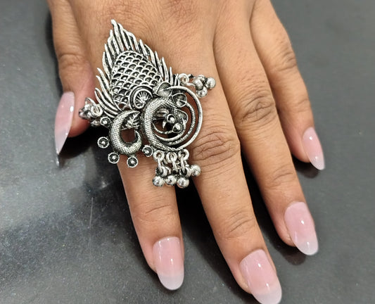 Beautiful peacock oxidized ring.