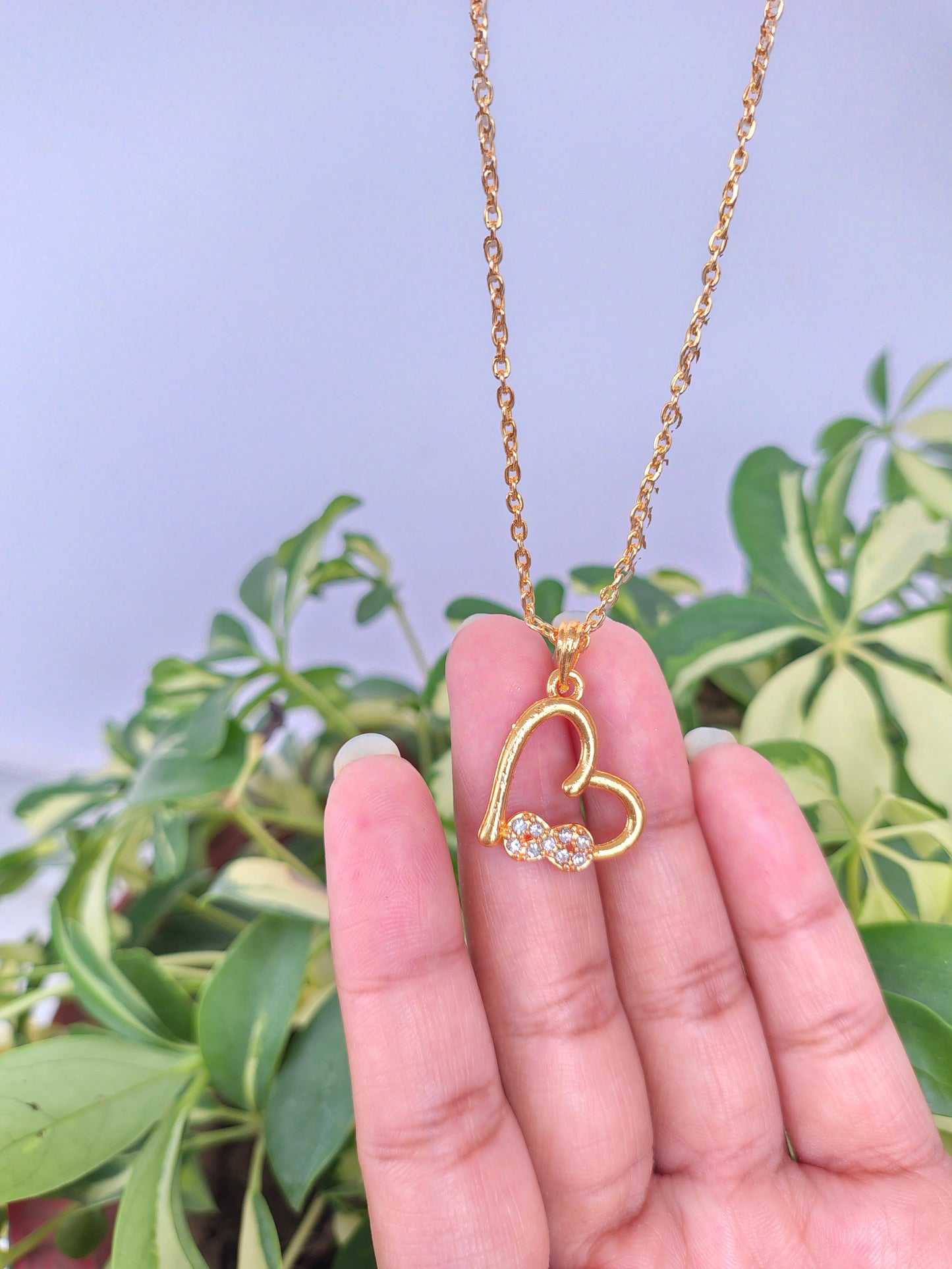 pendant necklace