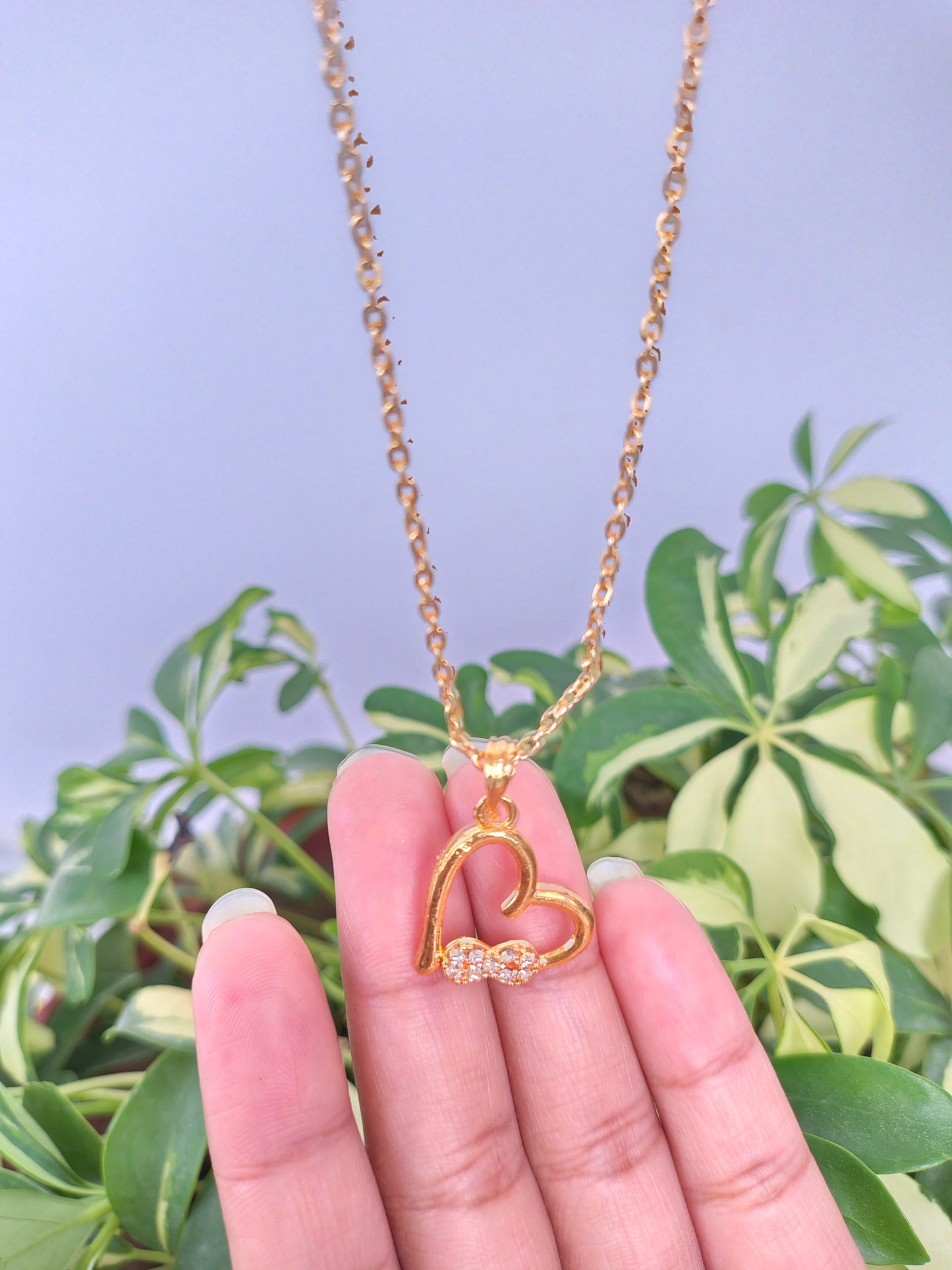 pendant necklace